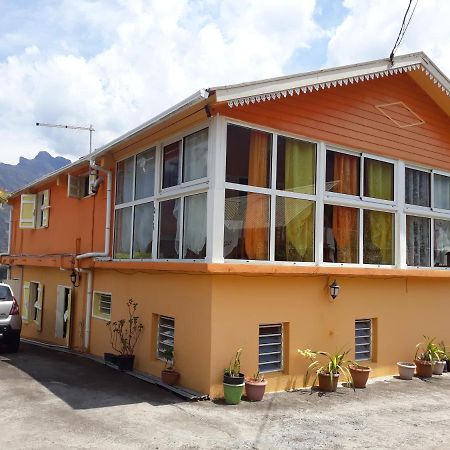 Petite Fleur De Lentilles Acomodação com café da manhã Cilaos Exterior foto
